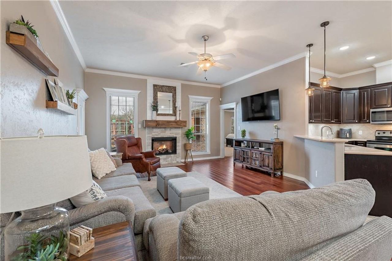 2240 Carlisle Ct - Photo 5 of 26