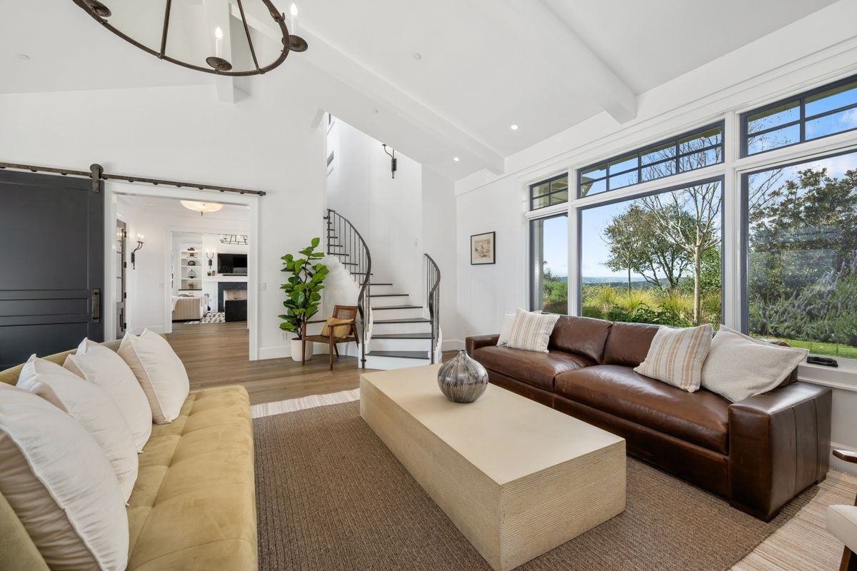 2111 Random Oaks Rd - Photo 3 of 50