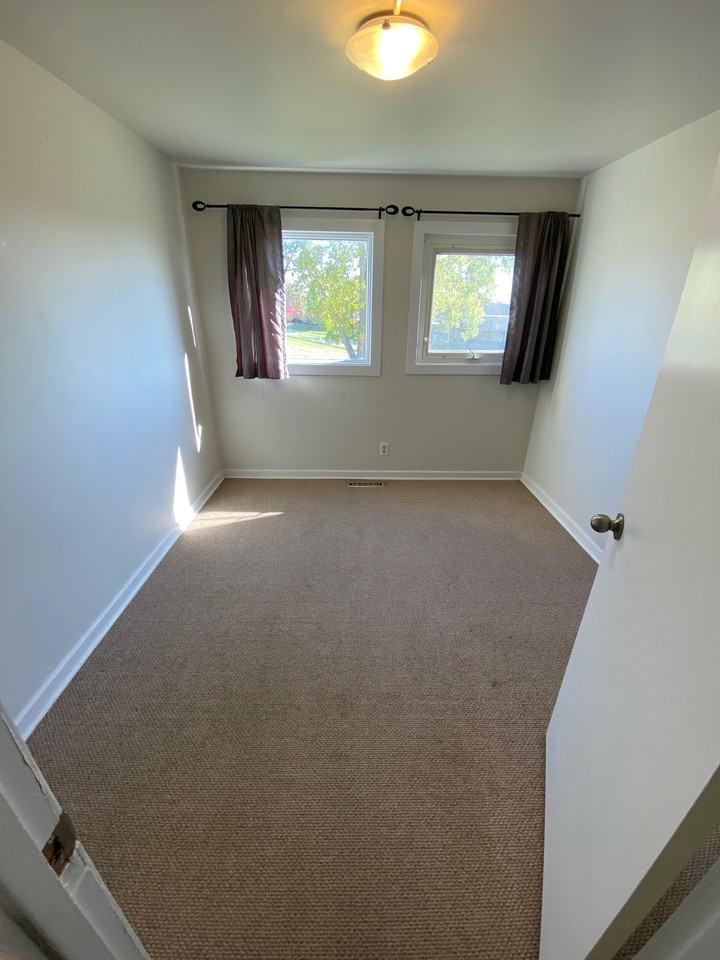 598 Herbert Ave #1 - Photo 3 of 8