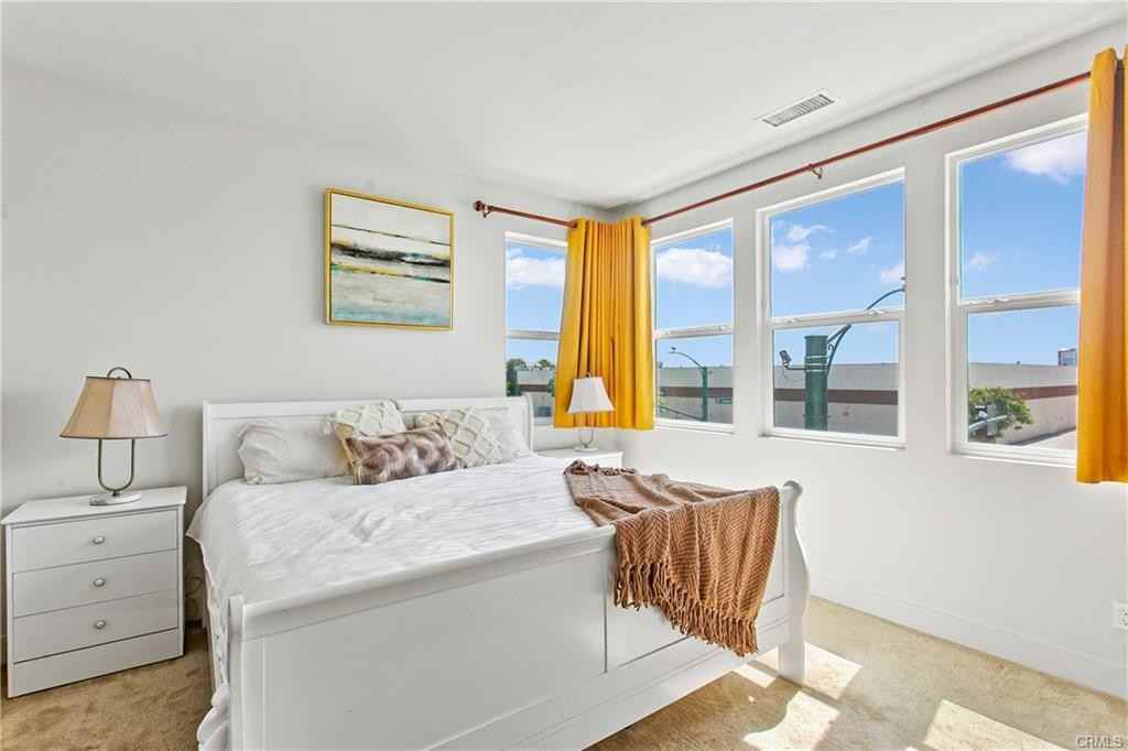 1690 S Lewis St - Photo 2 of 8