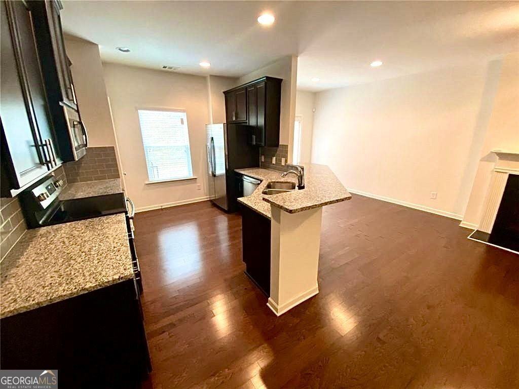 4241 Alden Park Dr - Photo 2 of 9