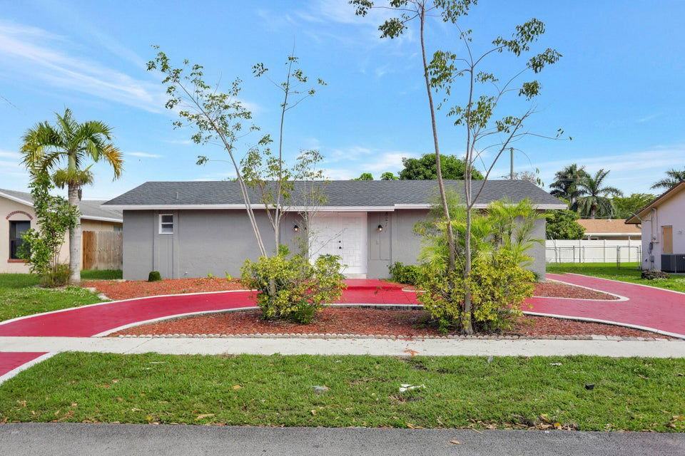 8211 Nw 45th Ct - Photo 2 of 8