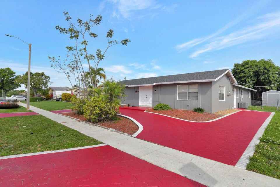 8211 Nw 45th Ct - Photo 3 of 8