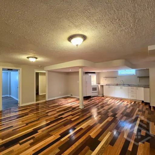 344 Simcoe St #2 - Photo 3 of 8