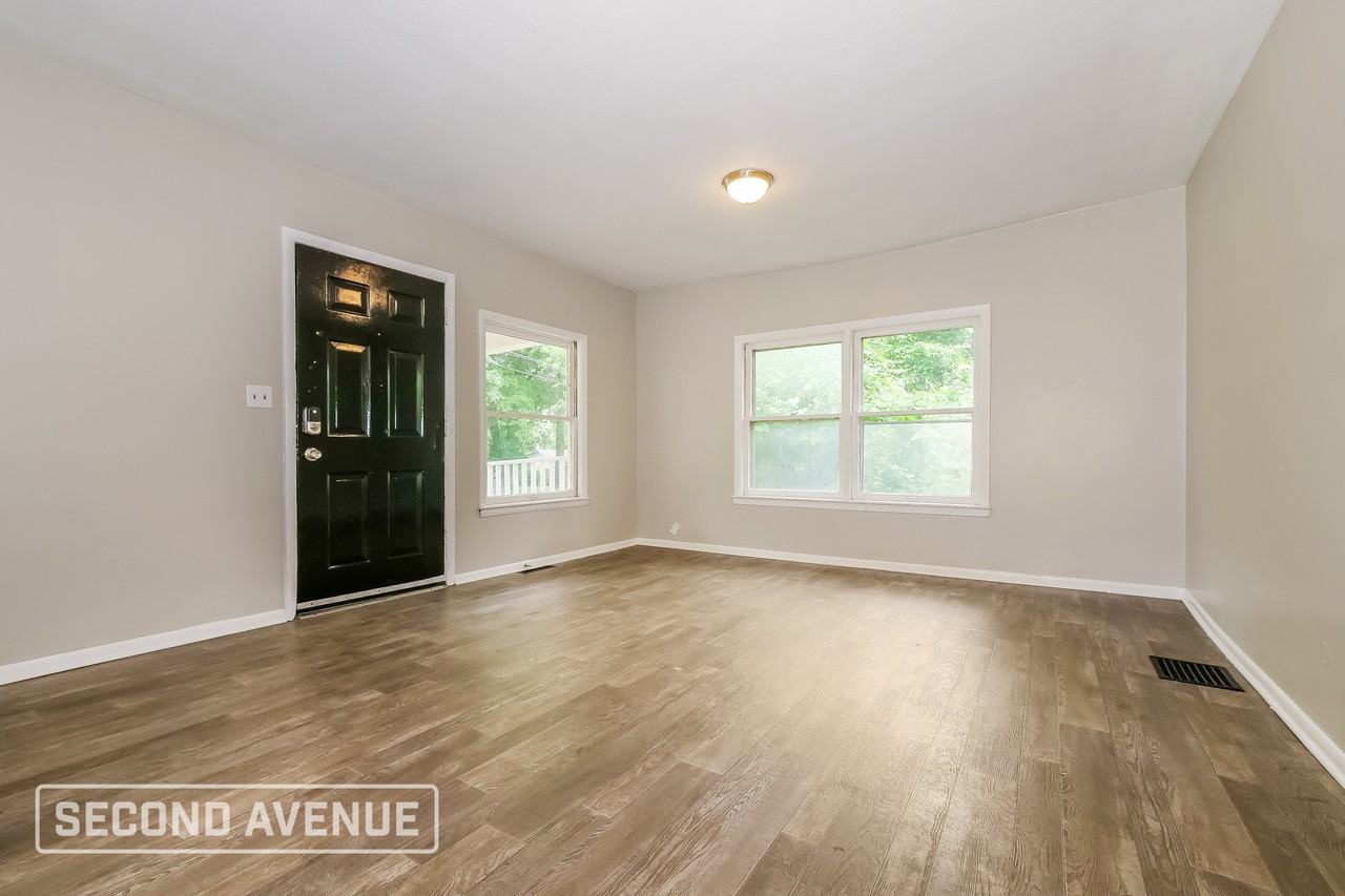 7945 Euclid Ave - Photo 3 of 25