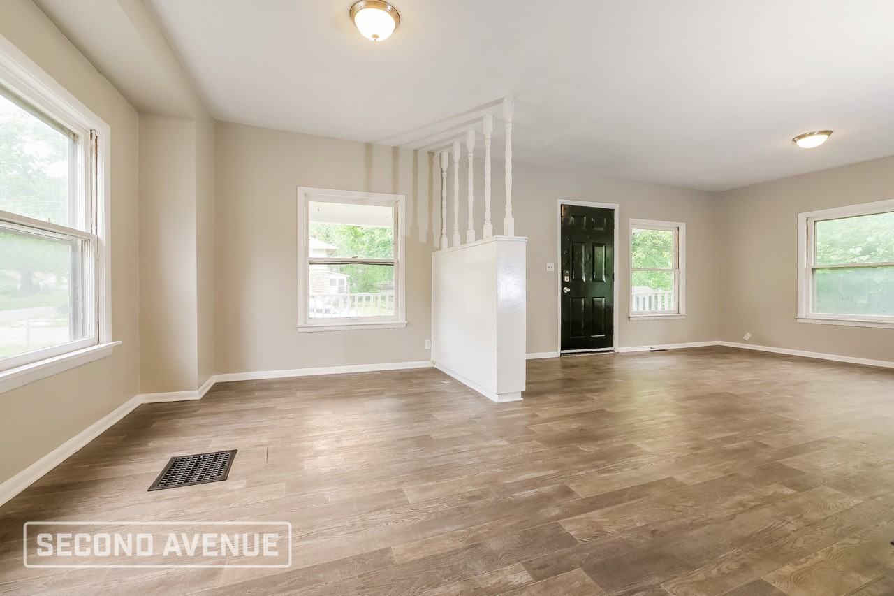 7945 Euclid Ave - Photo 6 of 25