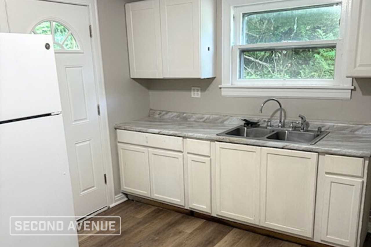 742 Greenmound Rd - Photo 2 of 13