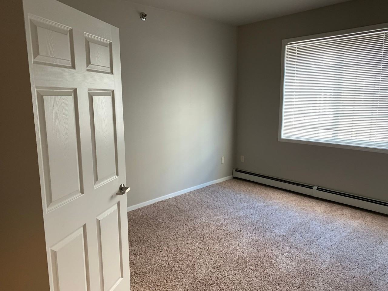 Crystal Creek Apartments - Photo 4 of 18