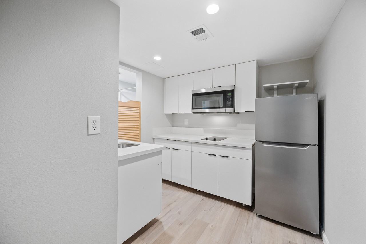 3025 North 32nd Street #9 - Photo 4 of 25