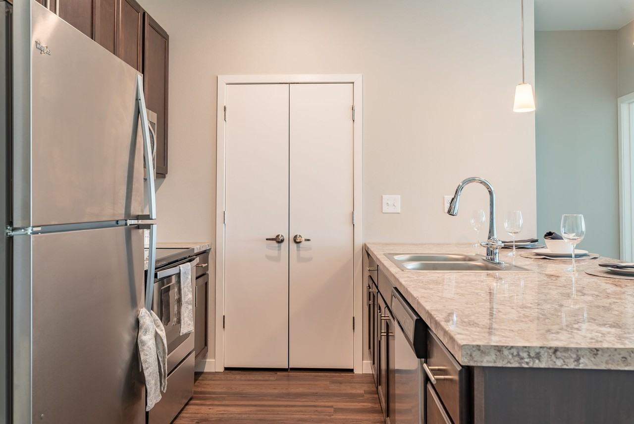 Live at Dwell! - Photo 4 of 50