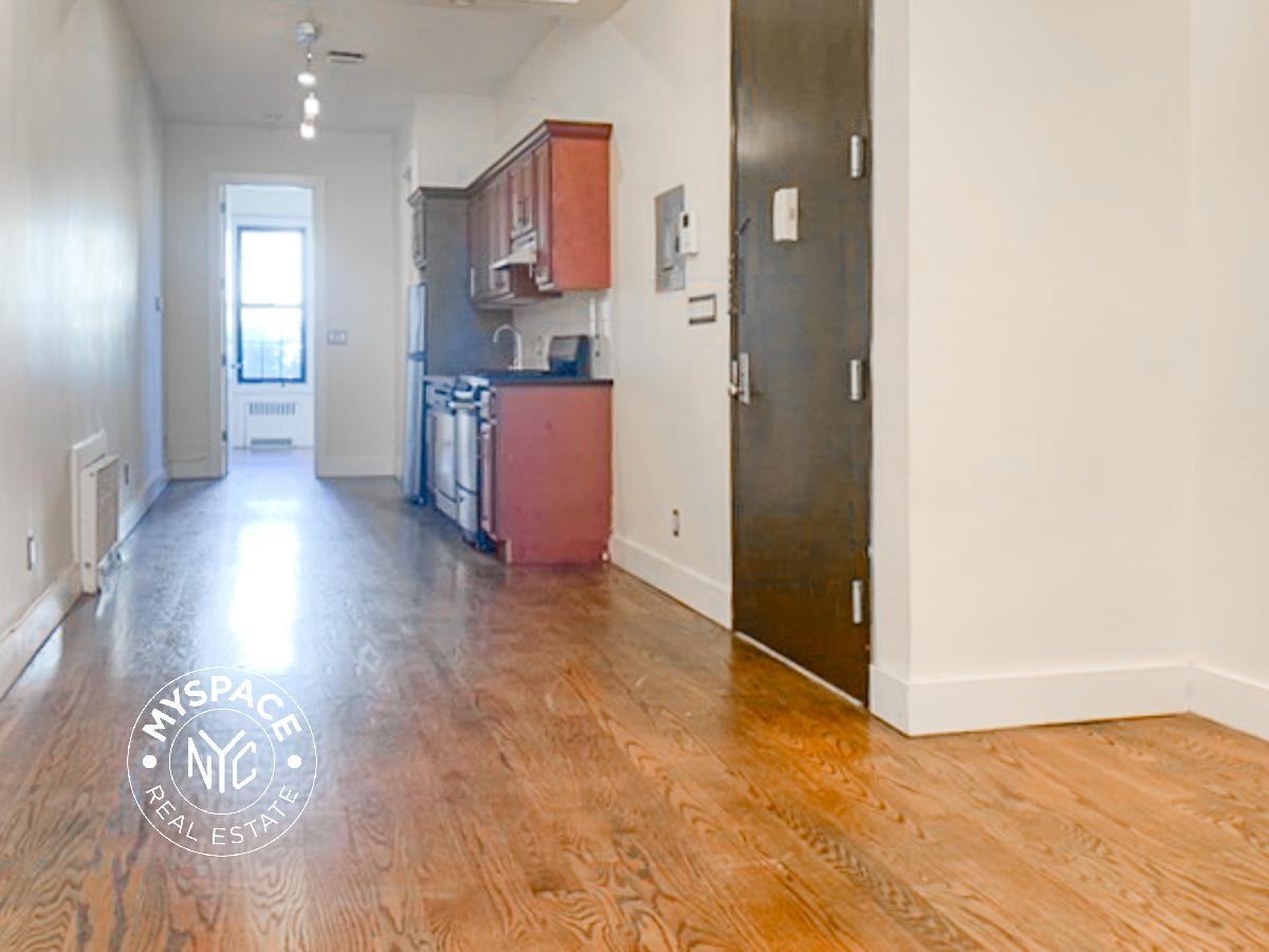 20 Wilson Ave #2R - Photo 3 of 9