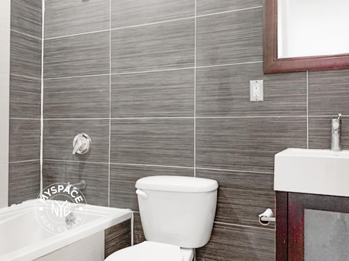 20 Wilson Ave #2R - Photo 5 of 9