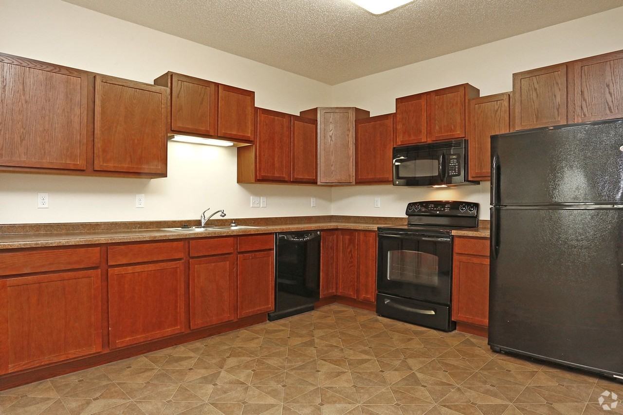 55+ Living at Whispering Creek - Photo 3 of 22