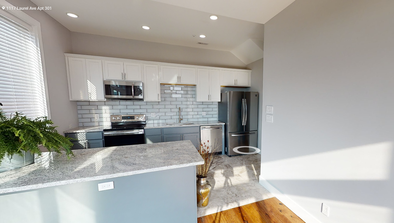 1117 Laurel Ave - Photo 2 of 21