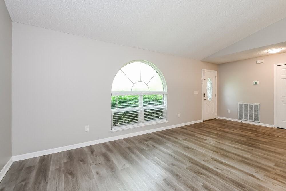 223 Bent Oak Loop - Photo 4 of 16