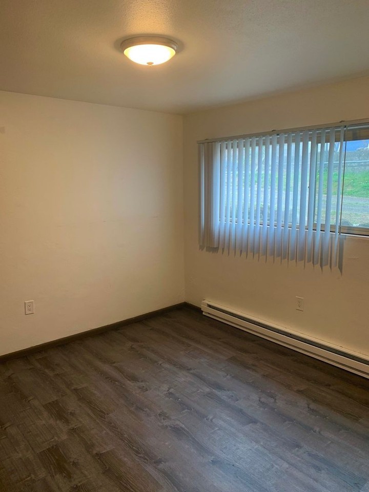 Westward Apartments - Photo 6 of 13