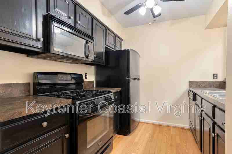 922 Pocahontas Ct - Photo 2 of 12