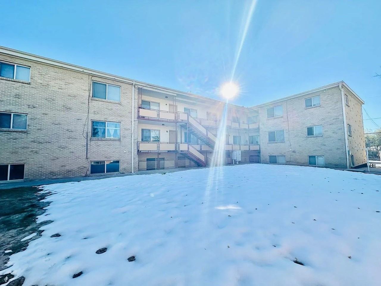 Royal Oaks Apartments - Photo 2 of 11