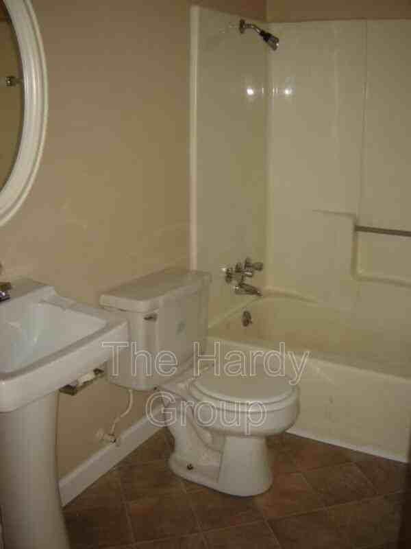 310 Spring St #6 - Photo 3 of 9