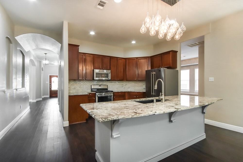 21620 Hackamore Ct - Photo 6 of 16