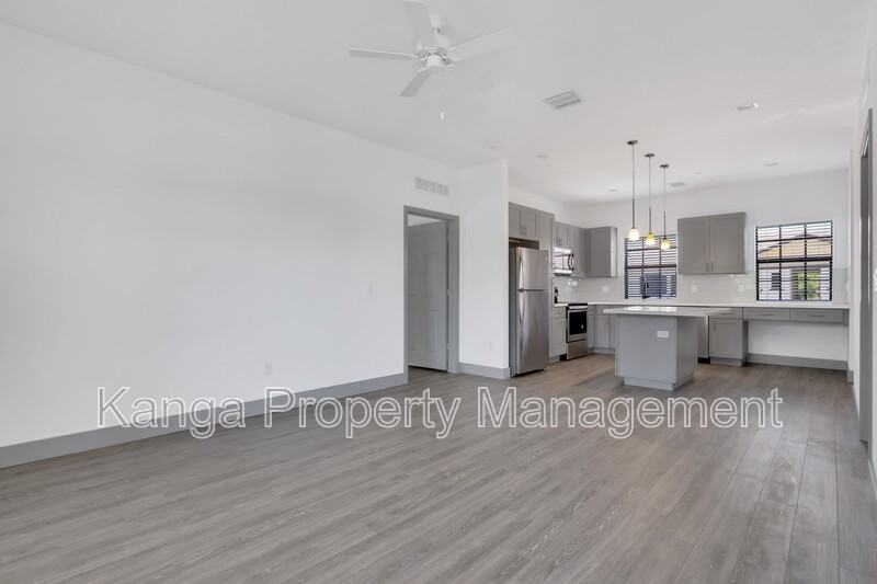 540 Ne 14th Ct #102 - Photo 5 of 16