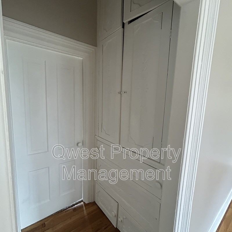 221 Hollister Ave Se #1 - Photo 7 of 15