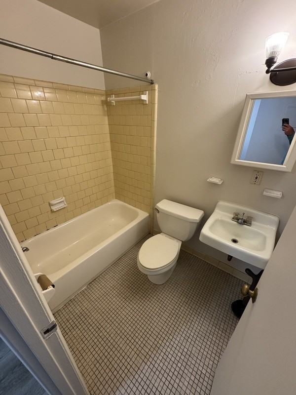 3201 Chamberlayne Ave - Photo 3 of 5