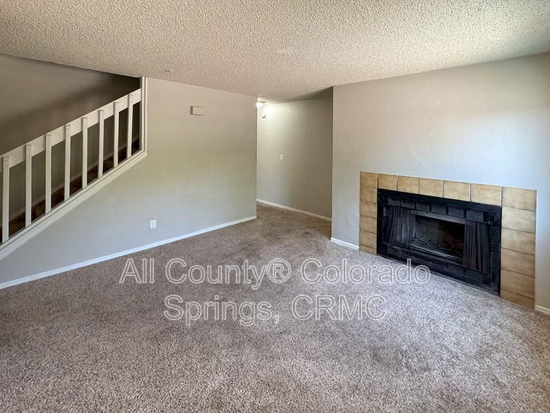 347 W Iowa Ave - Photo 2 of 21