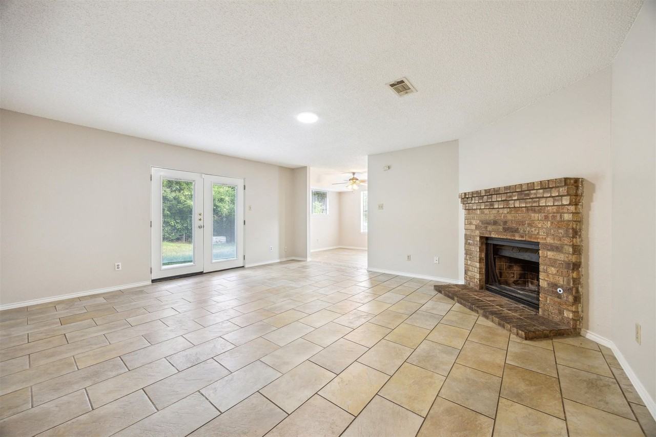 4807 Brook Crest Rd - Photo 2 of 15