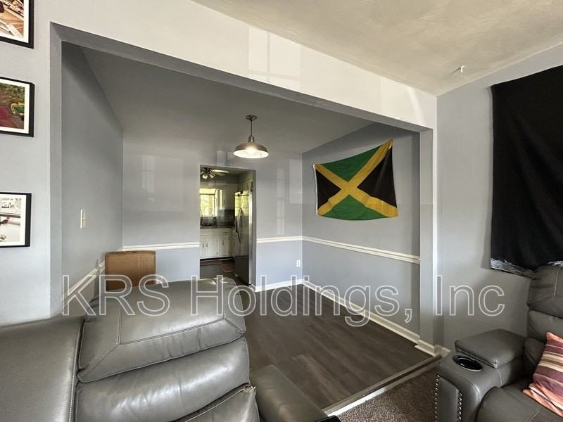 1652 Fairfax Dr - Photo 4 of 18