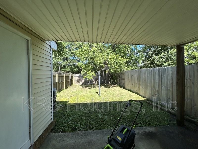 1652 Fairfax Dr - Photo 7 of 18