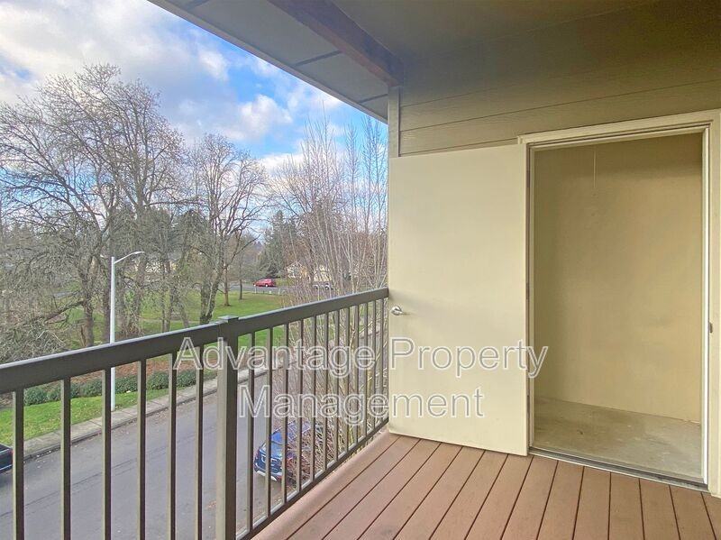 537 Catron St N #537-05 - Photo 3 of 22