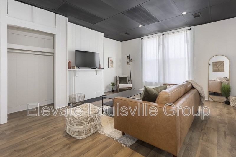 975 S Shelby St - Photo 2 of 7