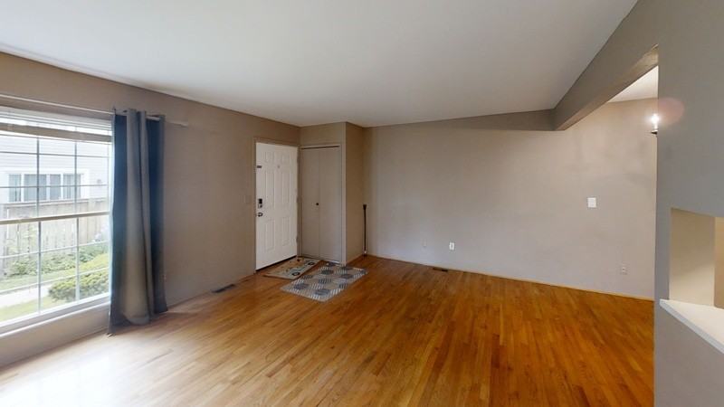 2778 Glenbridge Ct - Photo 2 of 17