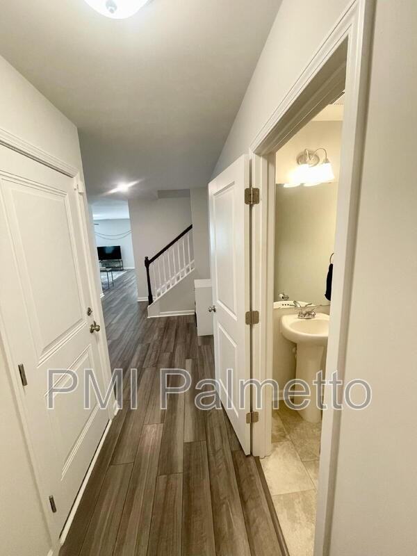 633 Wooster Dr - Photo 5 of 38