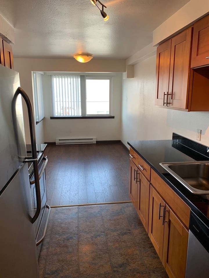 Elliott View Apartments - Photo 6 of 28