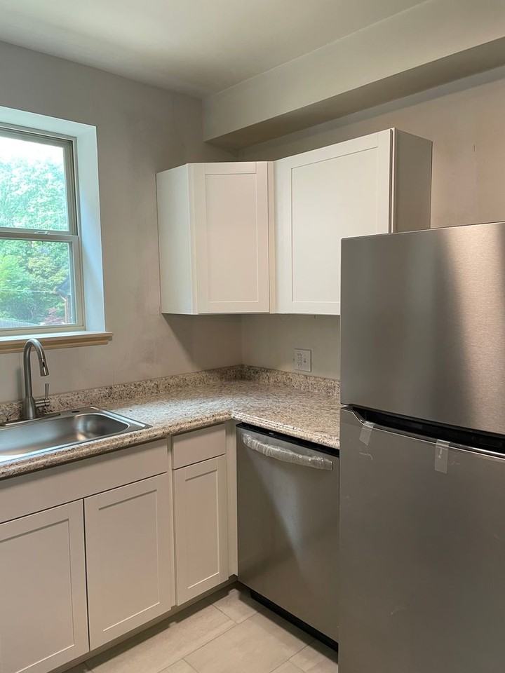 2558 Madison - Photo 5 of 50