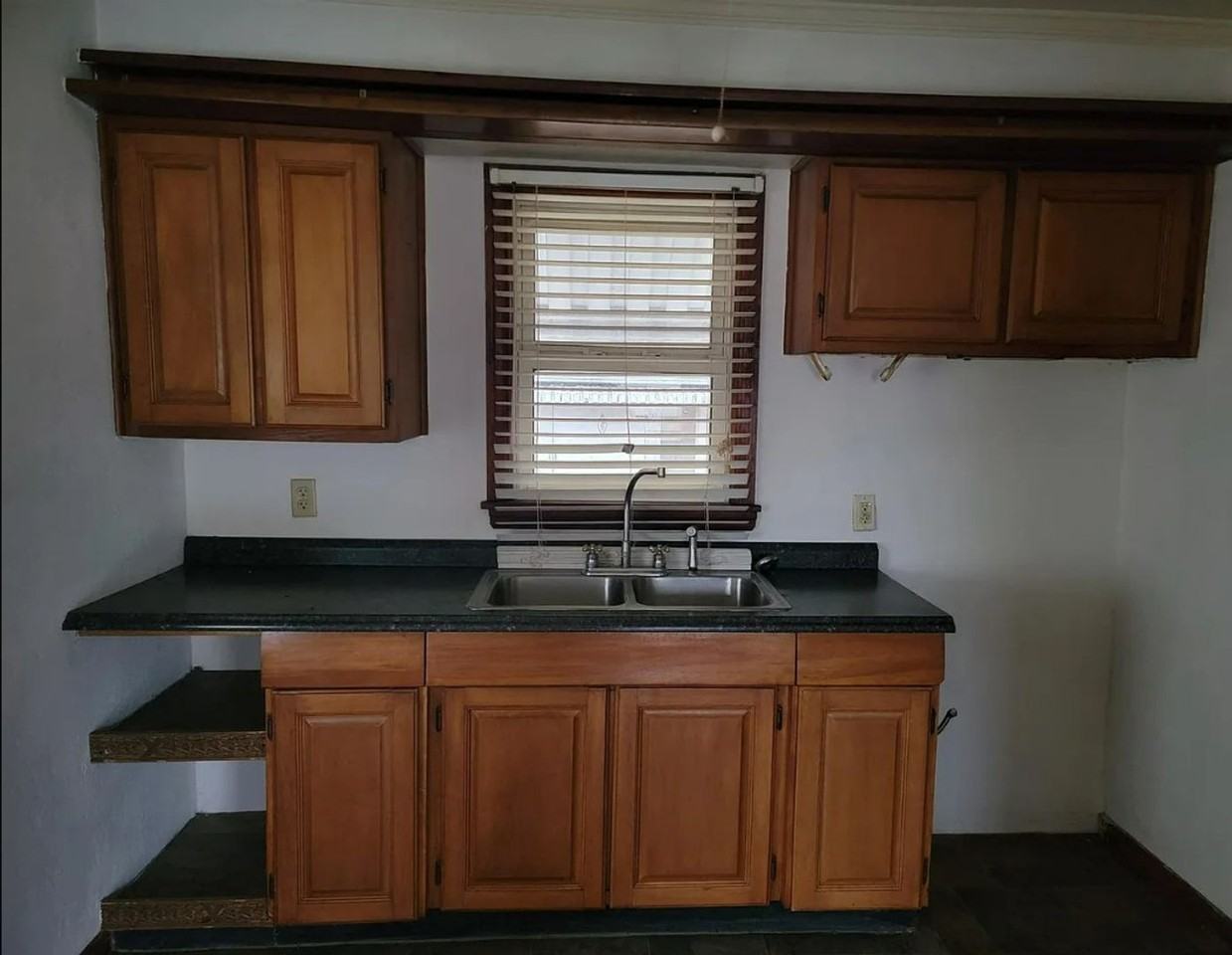 2001 Lodge Ave - Photo 6 of 7