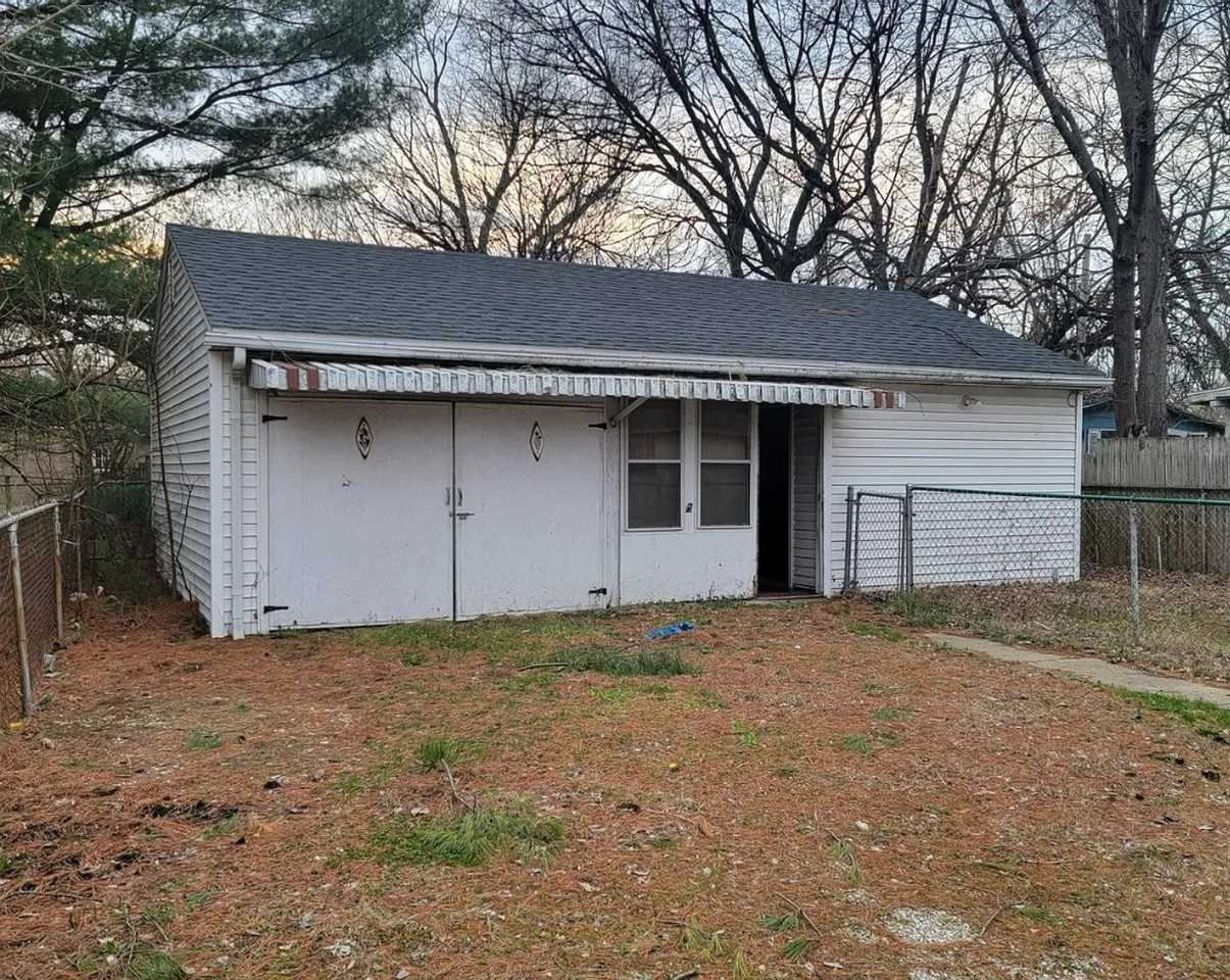 2001 Lodge Ave - Photo 7 of 7