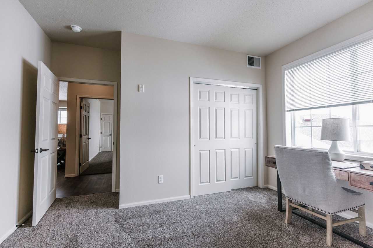 Lakewood Crossing Apartments - Photo 5 of 9