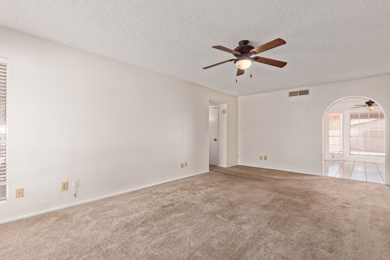 3841 W Bluefield Ave - Photo 3 of 28
