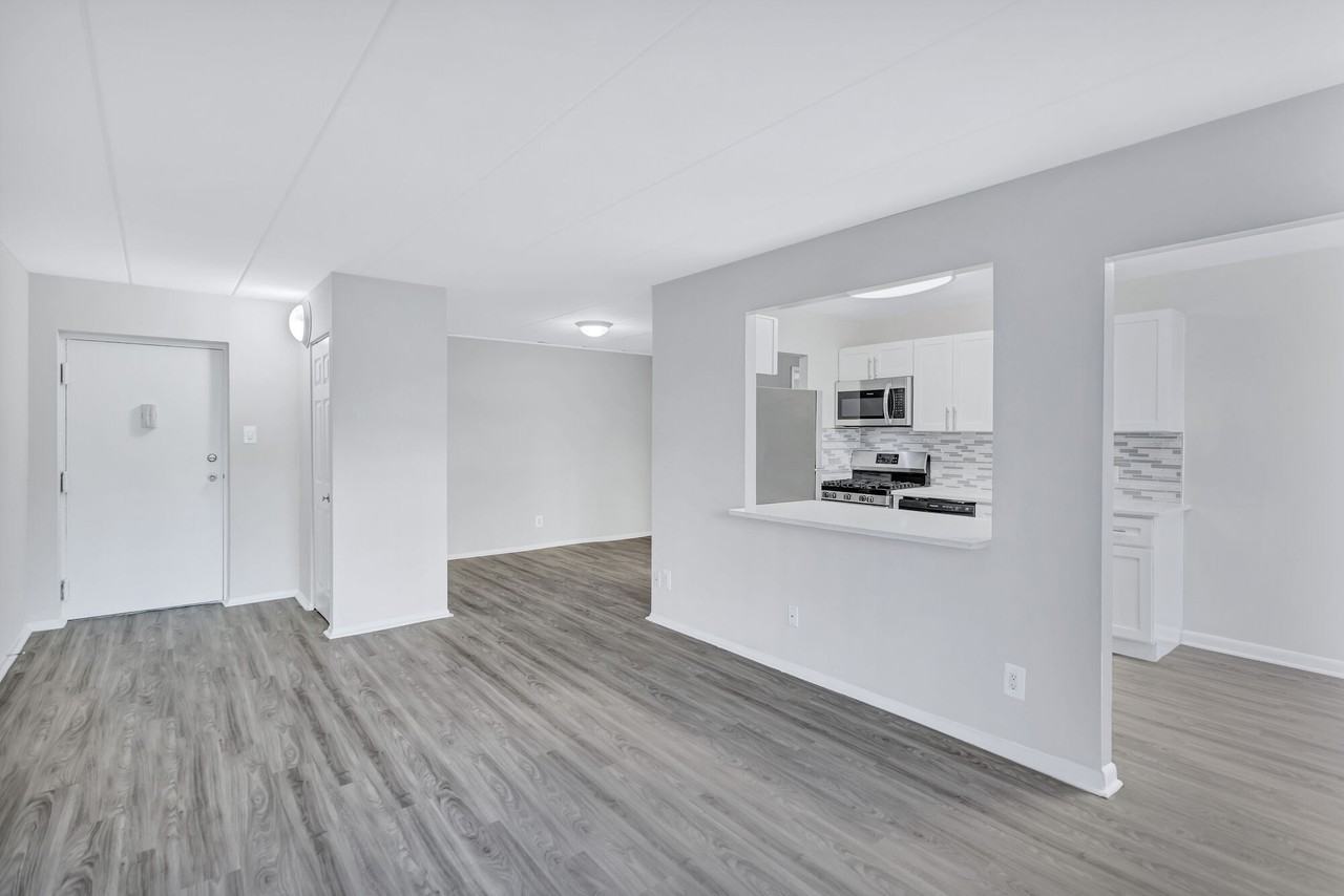 Cityside Huntington Metro - Photo 2 of 20