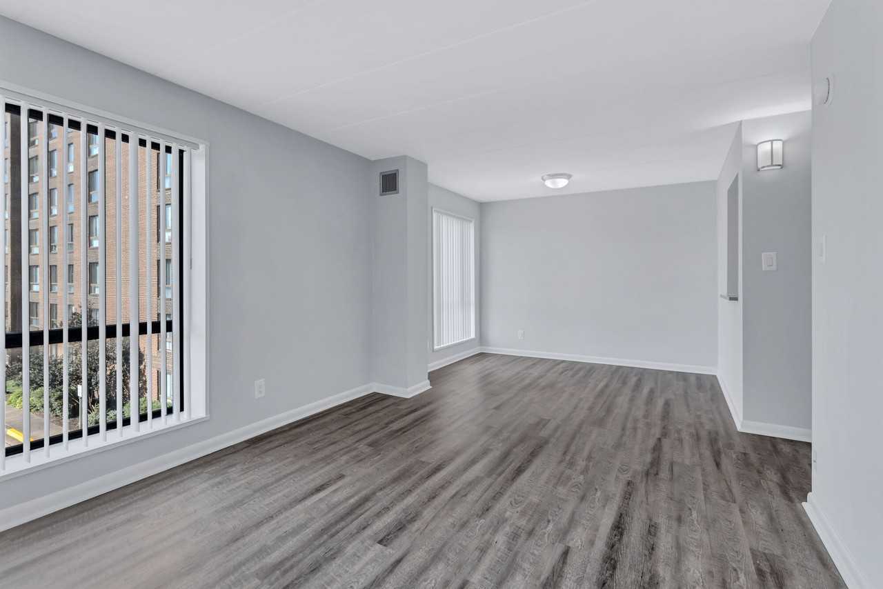 Cityside Huntington Metro - Photo 6 of 20