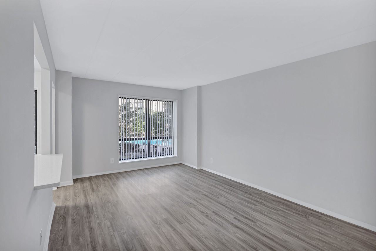 Cityside Huntington Metro - Photo 7 of 20