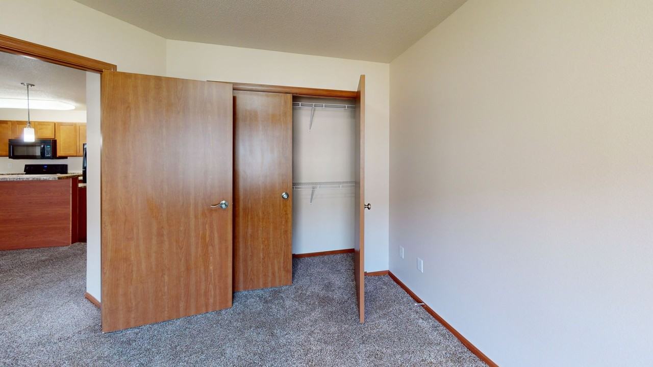 Southport Heights Apartments - Photo 4 of 48