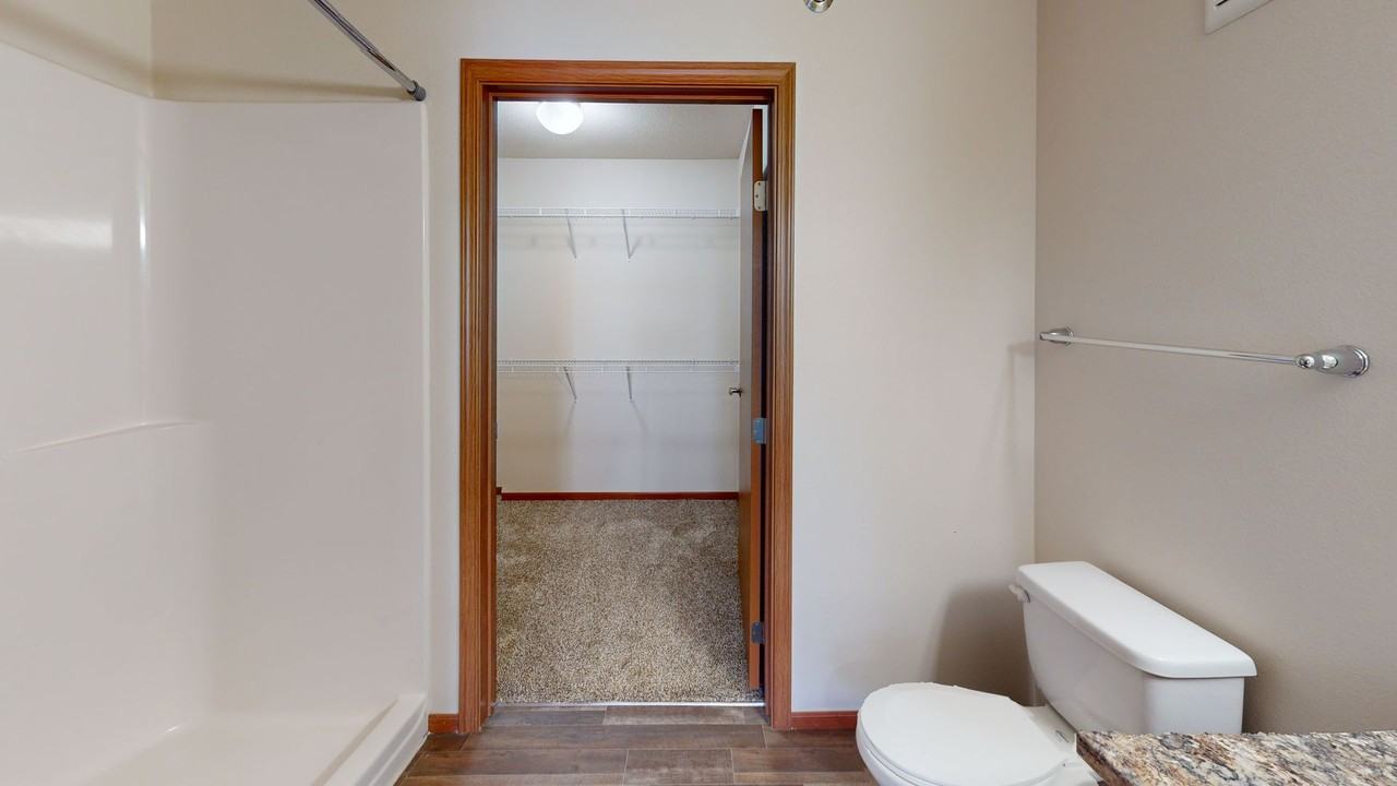 Southport Heights Apartments - Photo 5 of 48