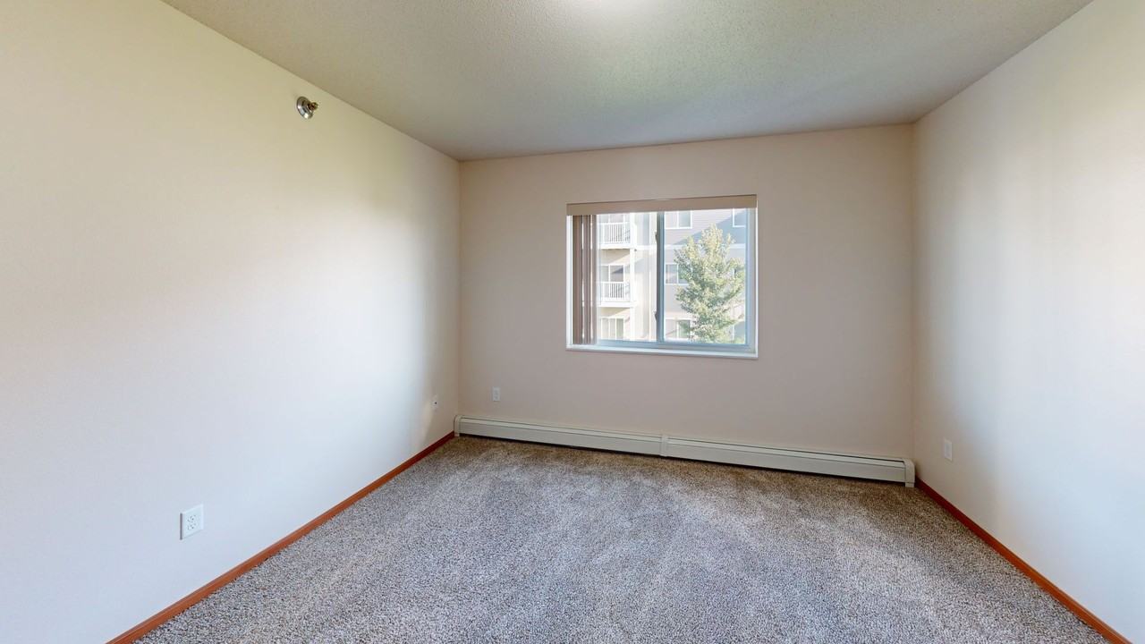 Southport Heights Apartments - Photo 6 of 48