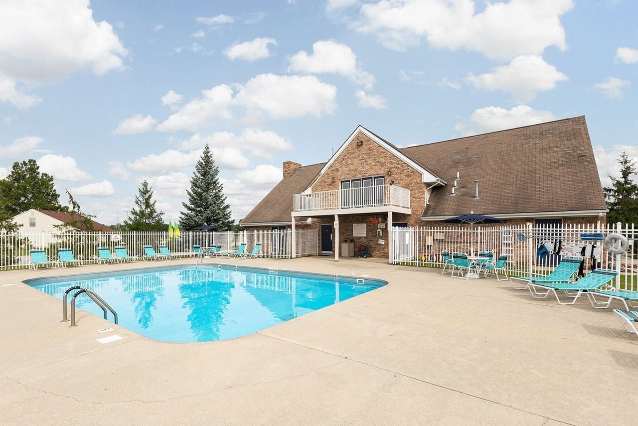 Island Club - Photo 7 of 85