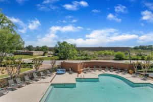 featured image of 10 Rimington Ln