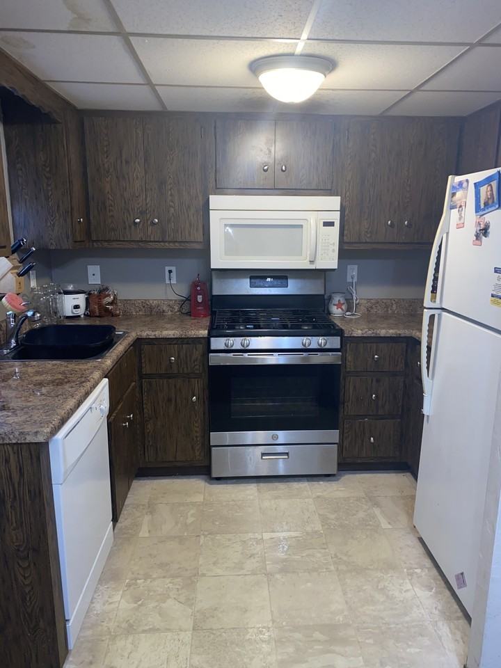 683-697 N. Water Street - Photo 2 of 9